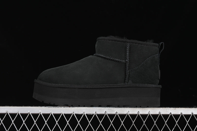 UGG Clasic Negru - prezentare produs