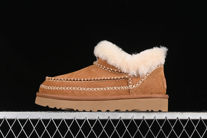 UGG Clasic Mini Alpine - prezentare produs