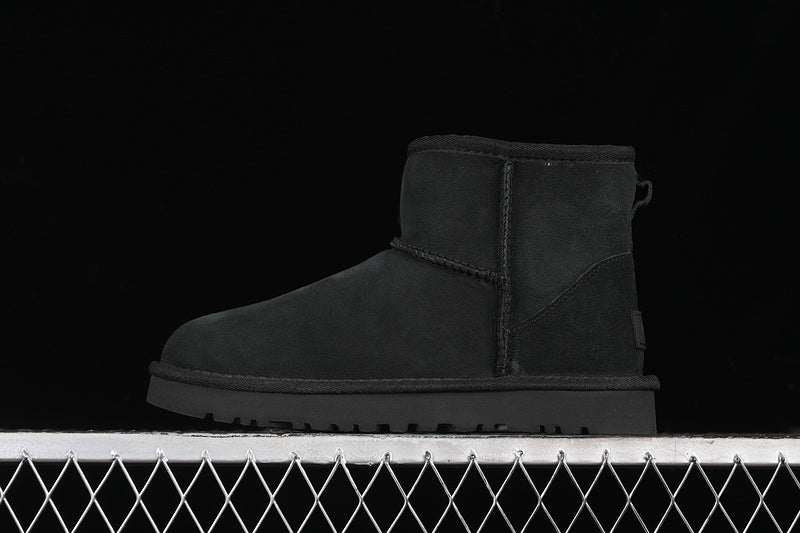 UGG Negru Clasic - prezentare produs