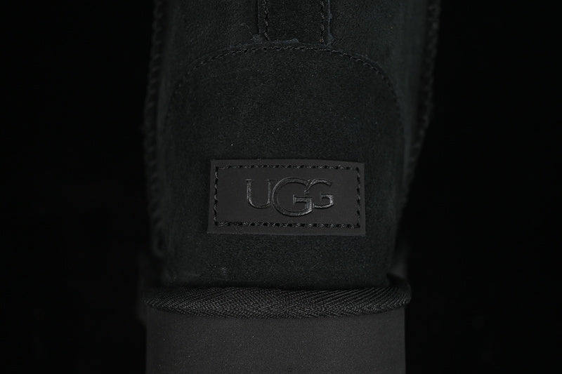 UGG Negru Clasic Ghete - prezentare produs