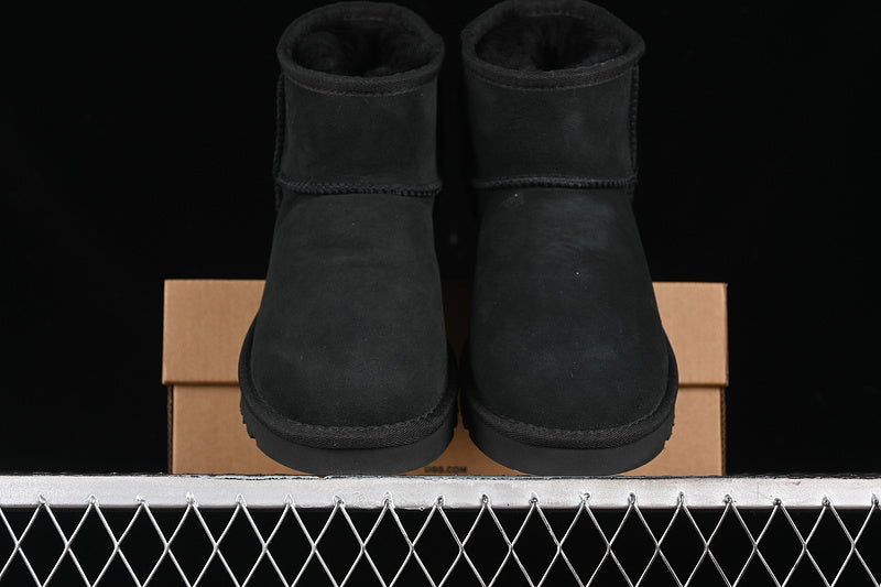 UGG Negru Clasic - prezentare produs