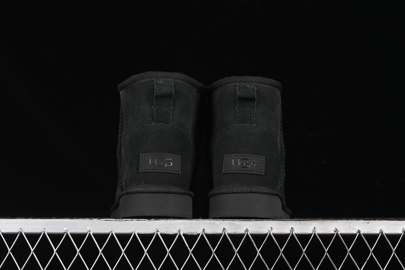 UGG Negru Clasic Ghete - prezentare produs