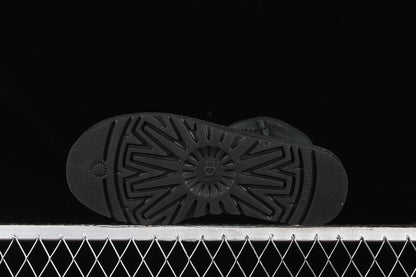 UGG Negru Clasic Ghete - prezentare produs