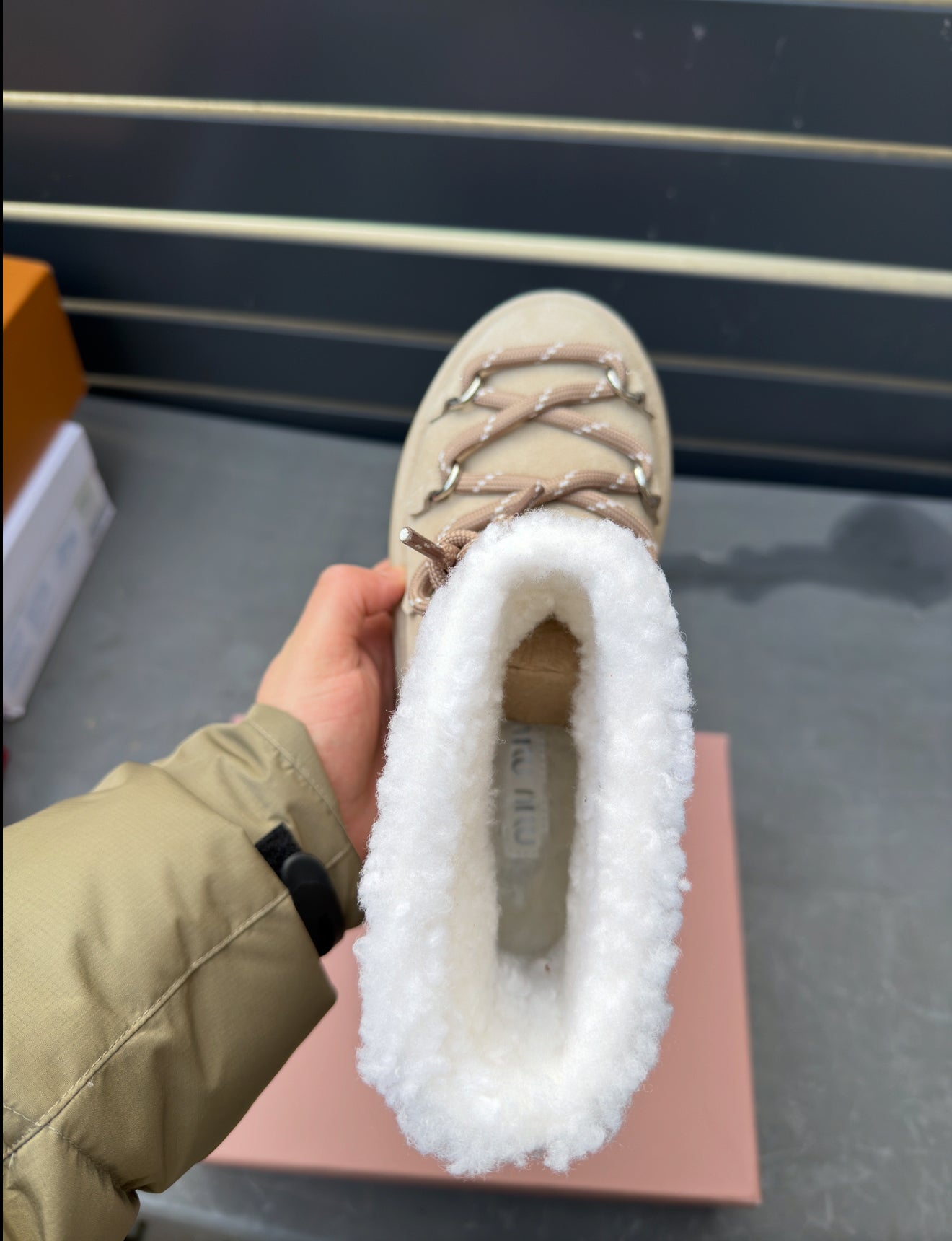 Miu Miu Winter Ghete - prezentare produs