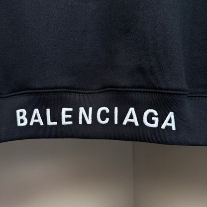 Balenciaga Exclusive Clothing - prezentare produs