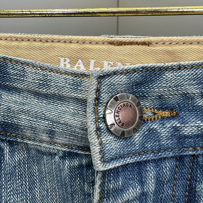 Balenciaga Exclusive Clothing - prezentare produs