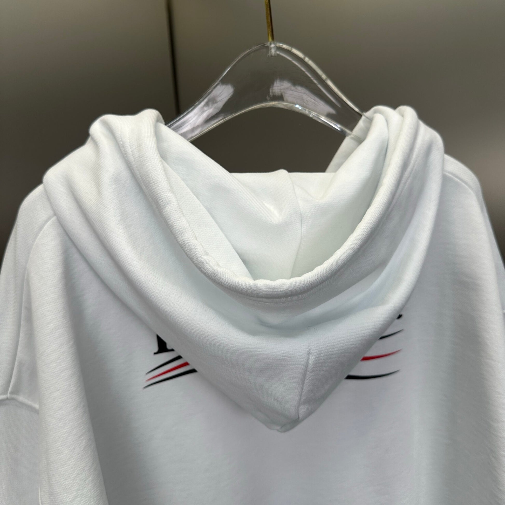 Balenciaga Exclusive Clothing - prezentare produs