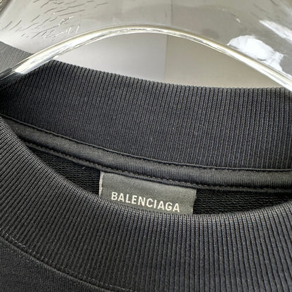 Balenciaga Exclusive Clothing - prezentare produs