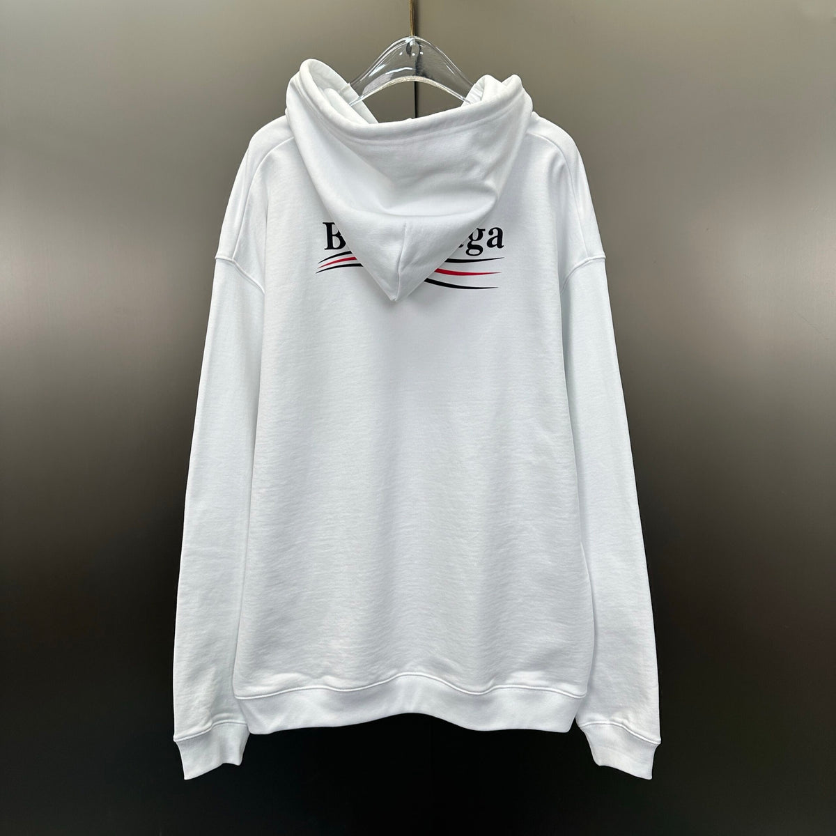Balenciaga Exclusive Clothing - prezentare produs