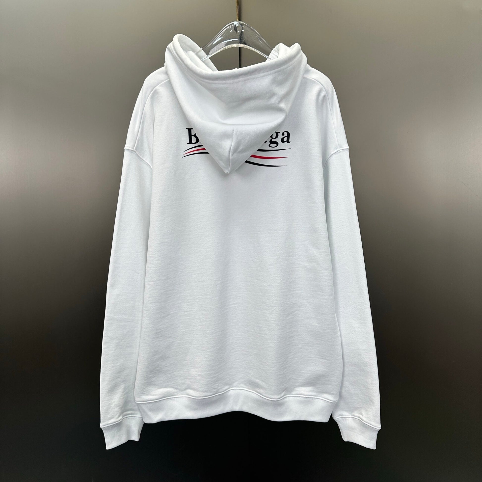 Balenciaga Exclusive Clothing - prezentare produs