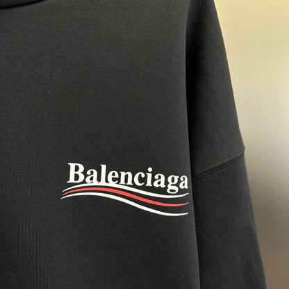 Balenciaga Exclusive Clothing - prezentare produs