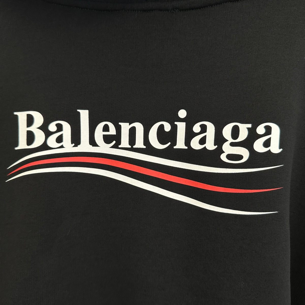 Balenciaga Exclusive Clothing - prezentare produs