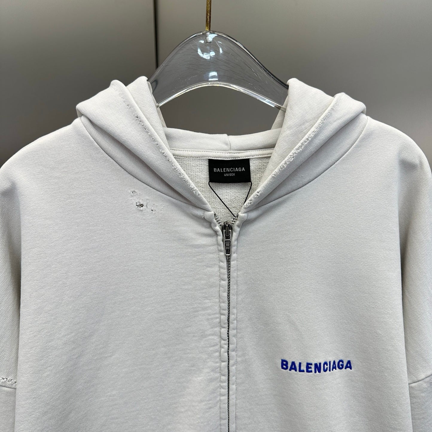 Balenciaga Exclusive Clothing - prezentare produs