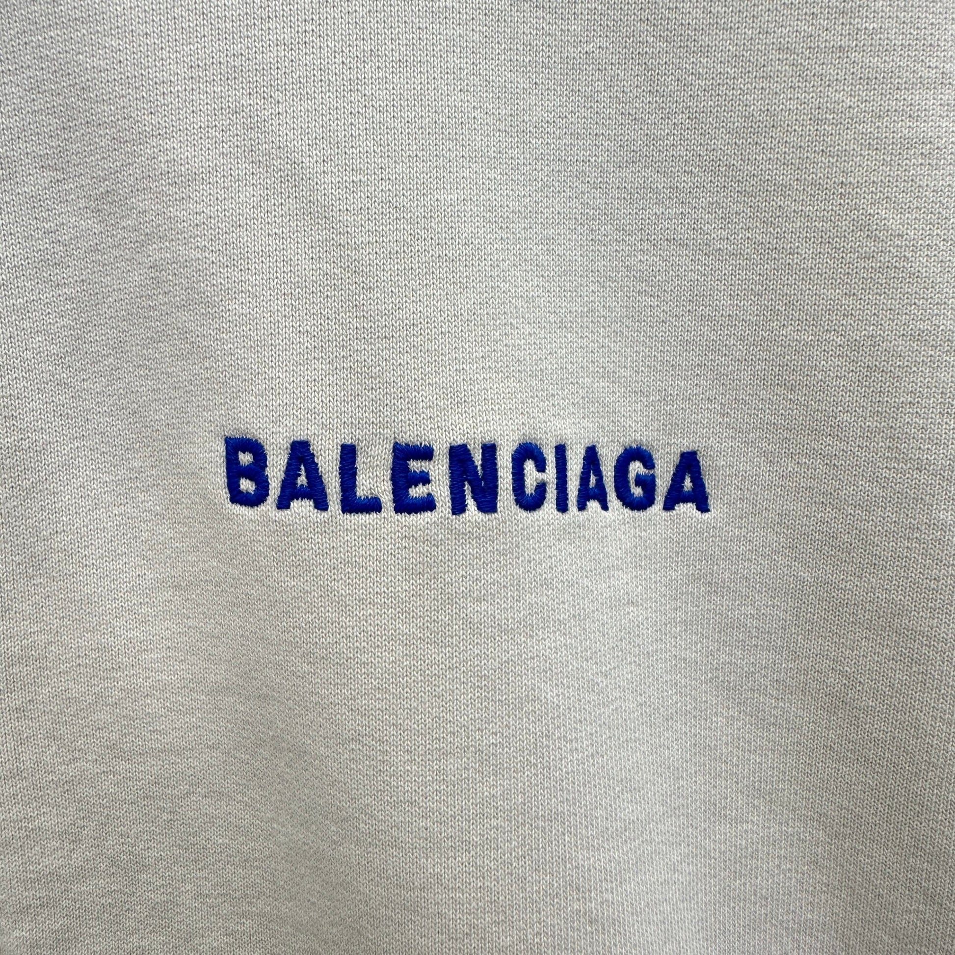 Balenciaga Exclusive Clothing - prezentare produs