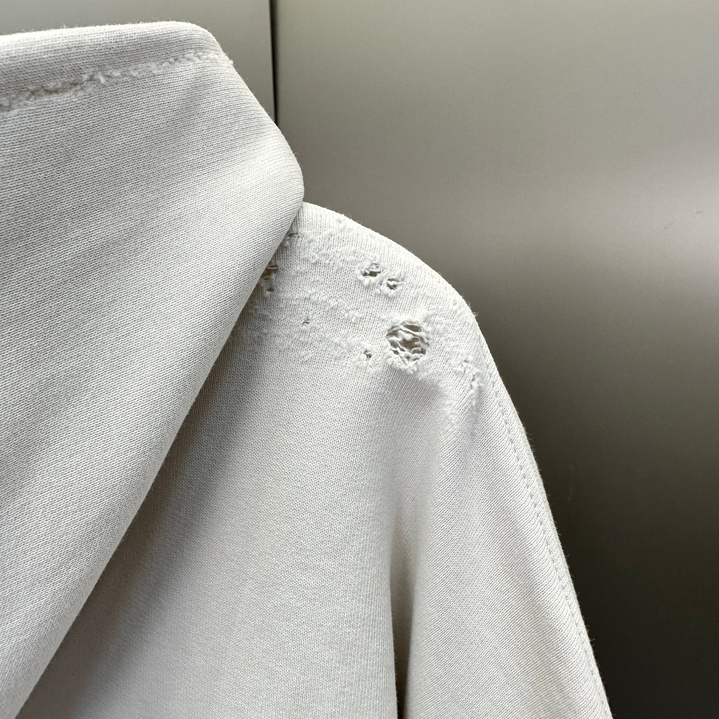 Balenciaga Exclusive Clothing - prezentare produs