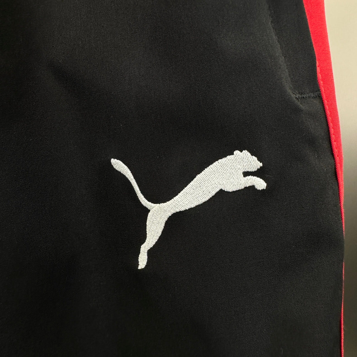 Balenciaga Exclusive Clothing - prezentare produs