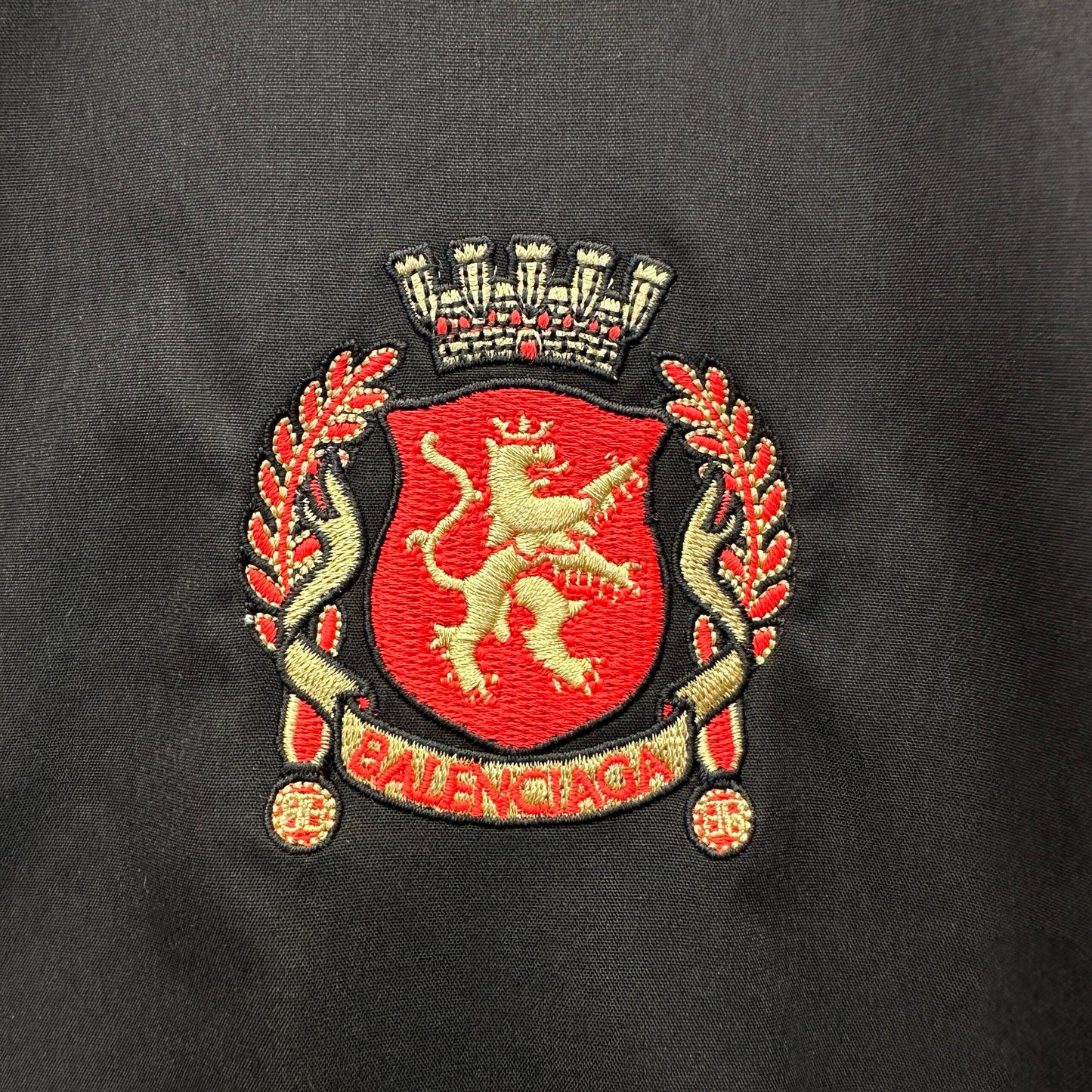 Balenciaga Exclusive Clothing - prezentare produs