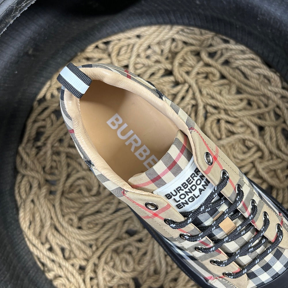 Burberry Exclusive Pantofi sport - prezentare produs