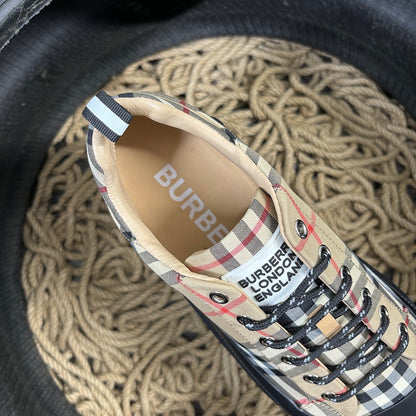 Burberry Exclusive Pantofi sport - prezentare produs