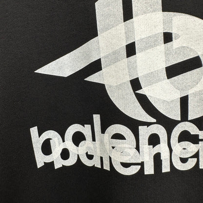 Balenciaga Exclusive Clothing - prezentare produs