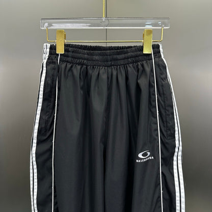 Balenciaga Exclusive Clothing - prezentare produs