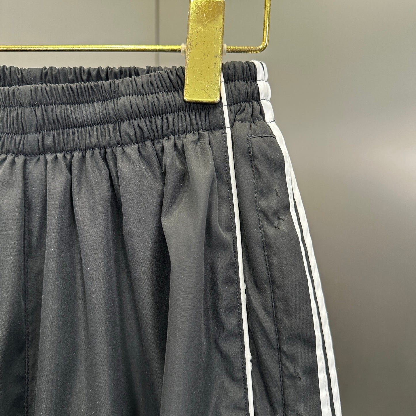 Balenciaga Exclusive Clothing - prezentare produs