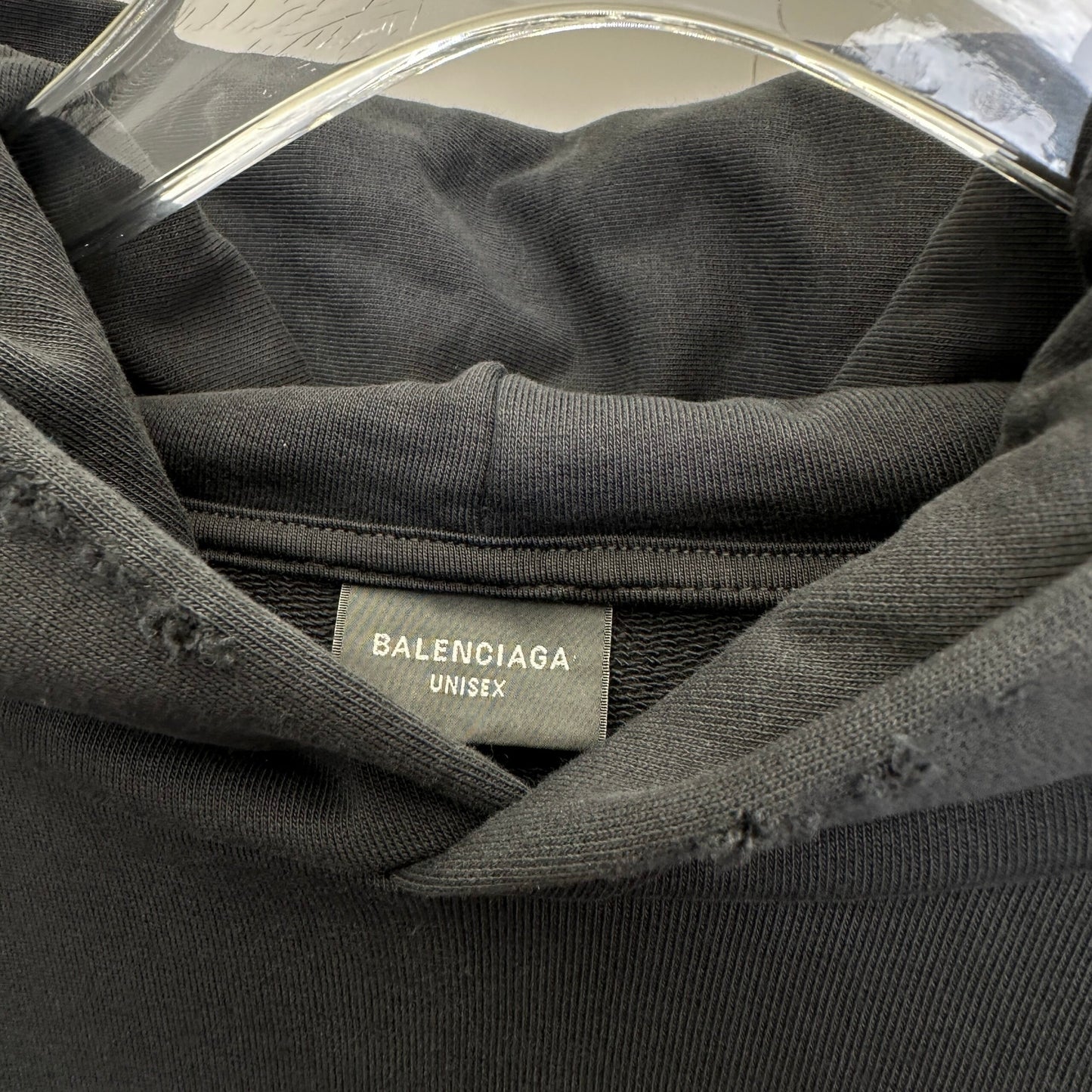 Balenciaga Exclusive Clothing - prezentare produs