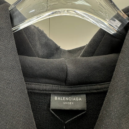 Balenciaga Exclusive Clothing - prezentare produs