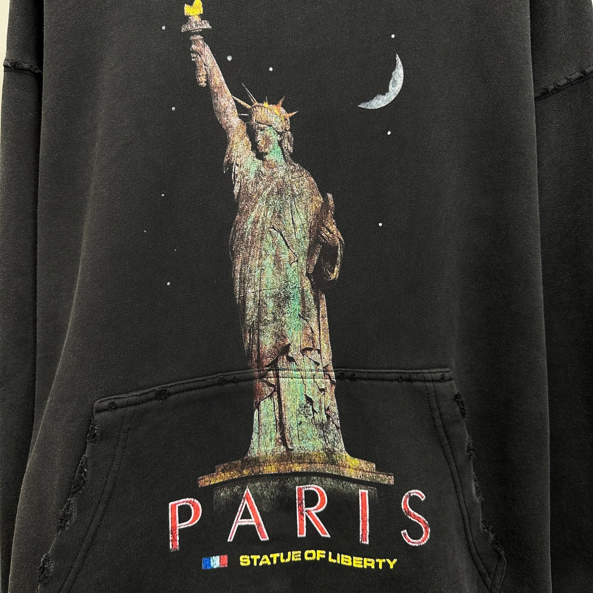Balenciaga Exclusive Clothing - prezentare produs
