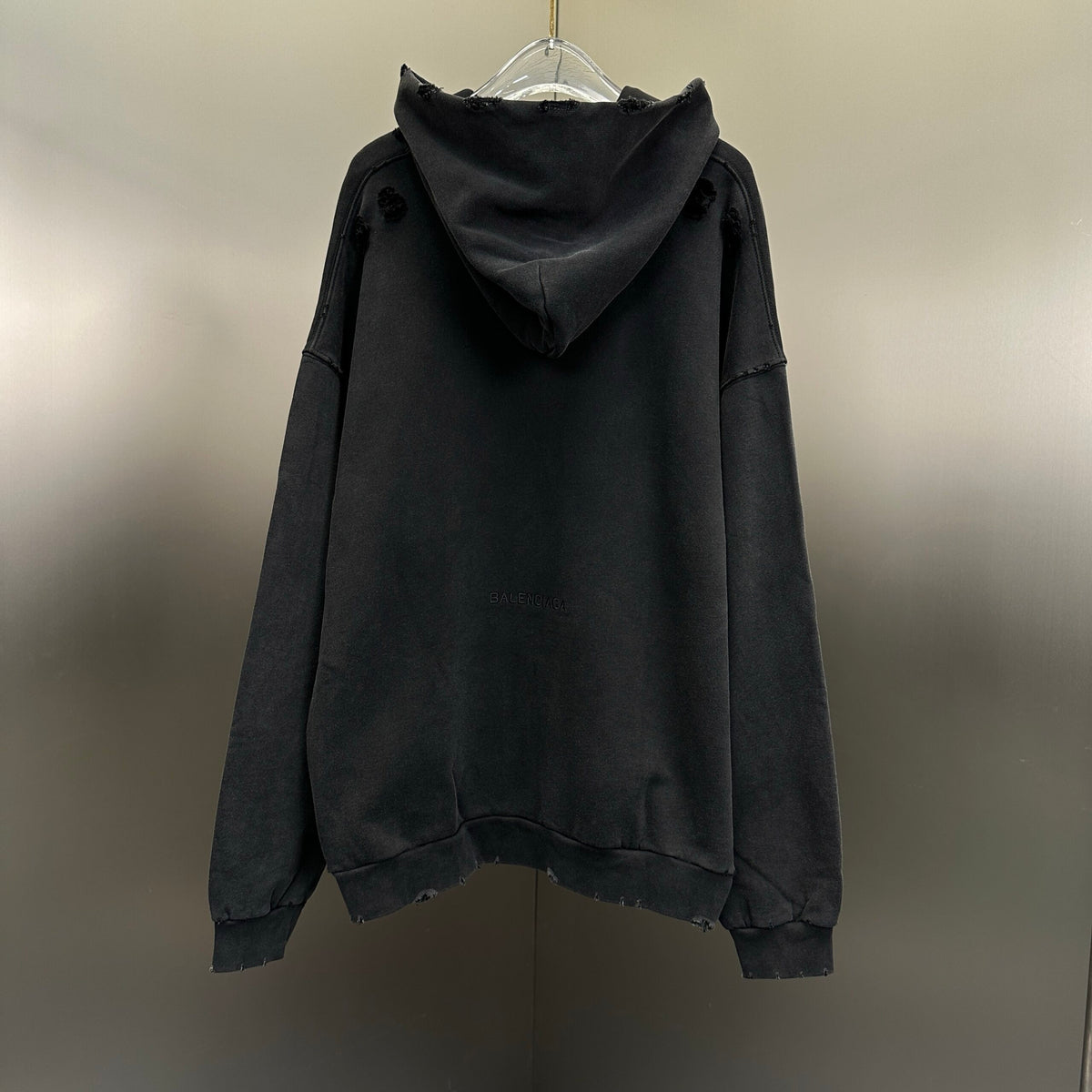 Balenciaga Exclusive Clothing - prezentare produs