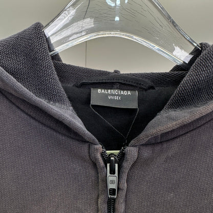 Balenciaga Exclusive Clothing - prezentare produs