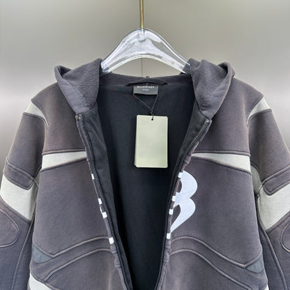 Balenciaga Exclusive Clothing - prezentare produs