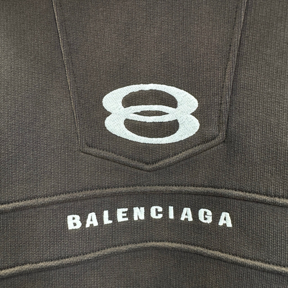 Balenciaga Exclusive Clothing - prezentare produs