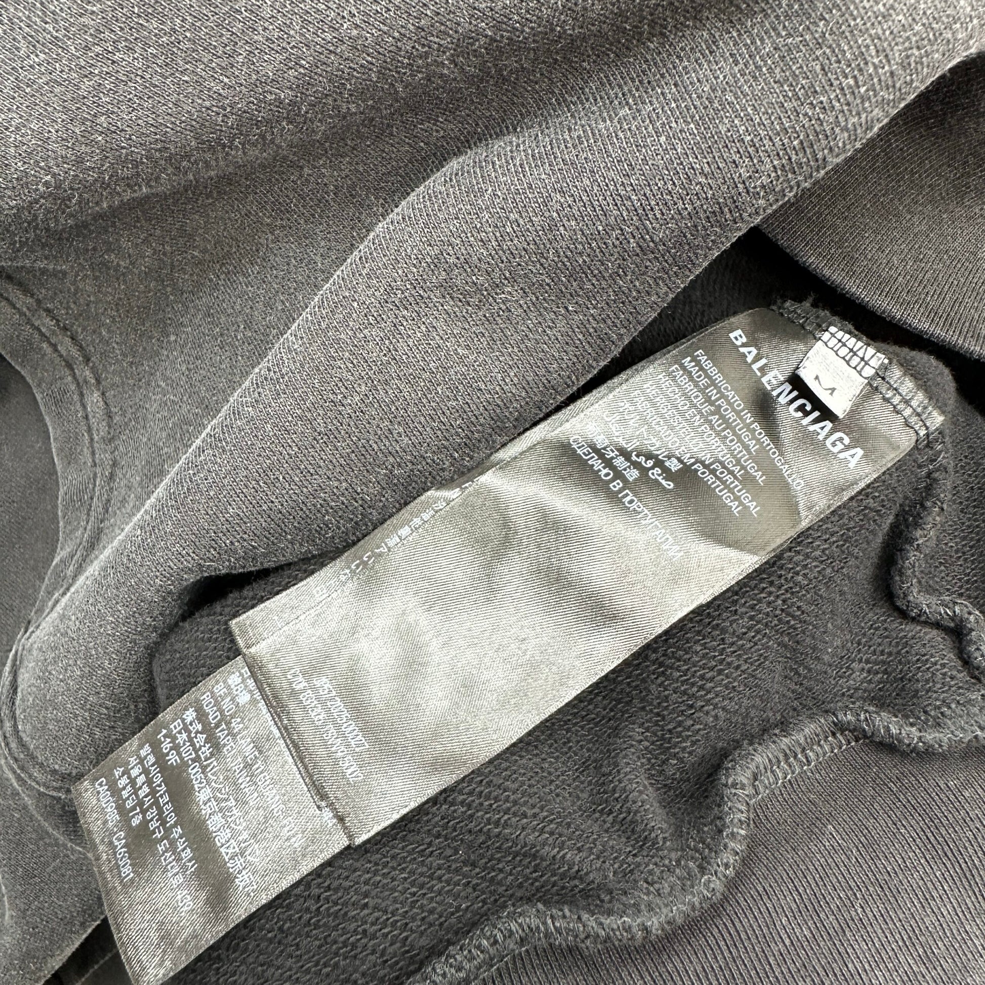 Balenciaga Exclusive Clothing - prezentare produs
