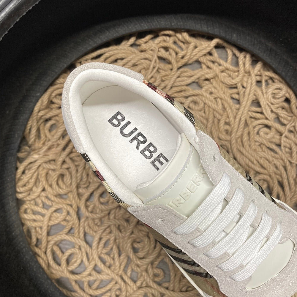 Burberry Exclusive - prezentare produs