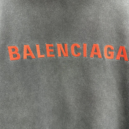 Balenciaga Exclusive Clothing - prezentare produs