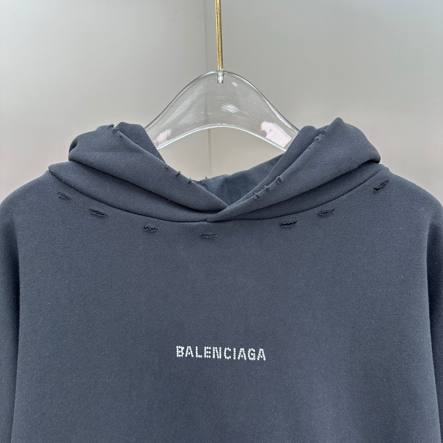 Balenciaga Exclusive Clothing - prezentare produs