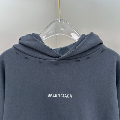 Balenciaga Exclusive Clothing - prezentare produs