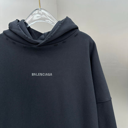 Balenciaga Exclusive Clothing - prezentare produs