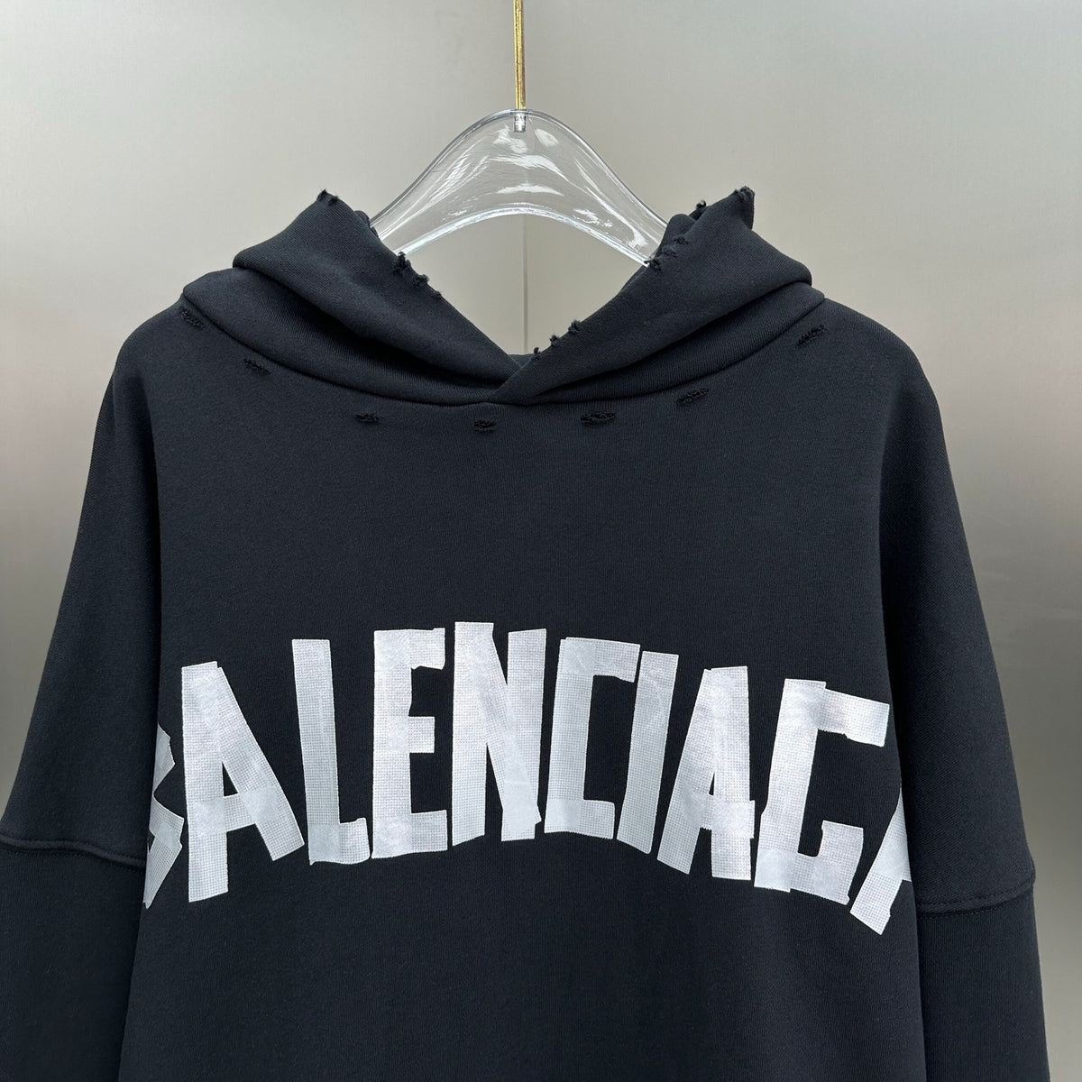 Balenciaga Exclusive Clothing - prezentare produs