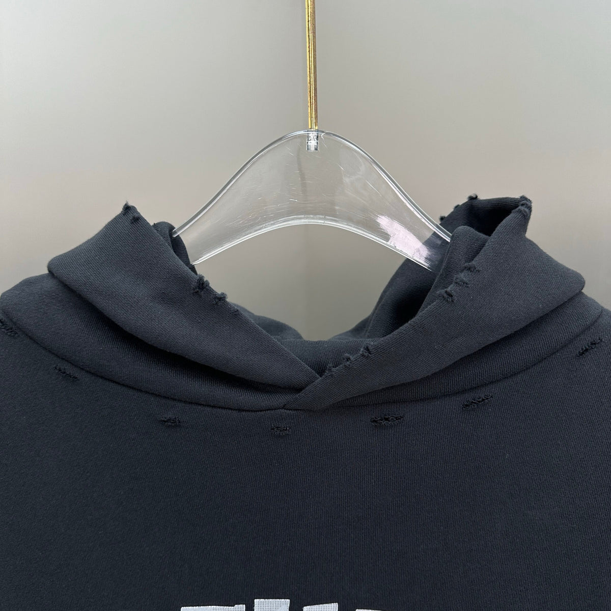 Balenciaga Exclusive Clothing - prezentare produs