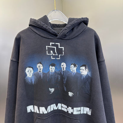 Balenciaga Exclusive Clothing - prezentare produs