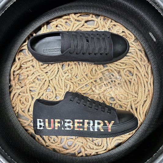 Burberry Exclusive - prezentare produs
