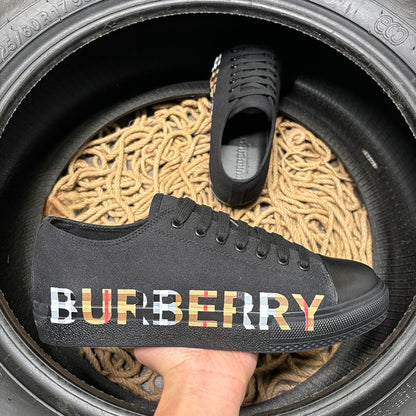 Burberry Exclusive Pantofi sport - prezentare produs
