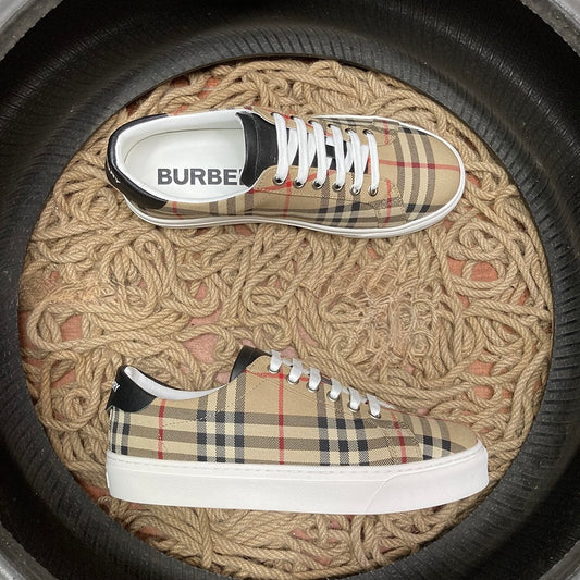 Burberry Exclusive - prezentare produs