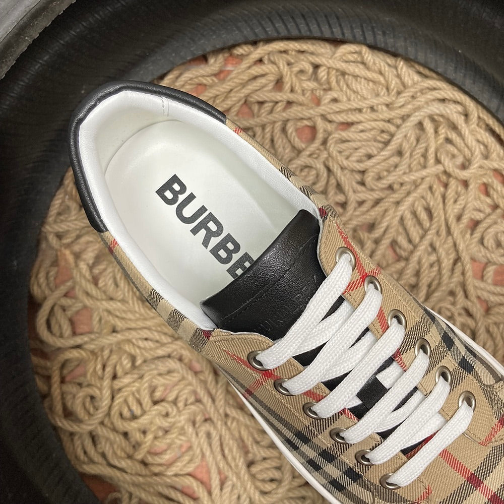 Burberry Exclusive Pantofi sport - prezentare produs