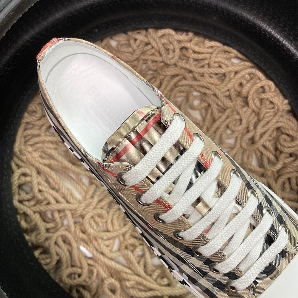 Burberry Exclusive Pantofi sport - prezentare produs
