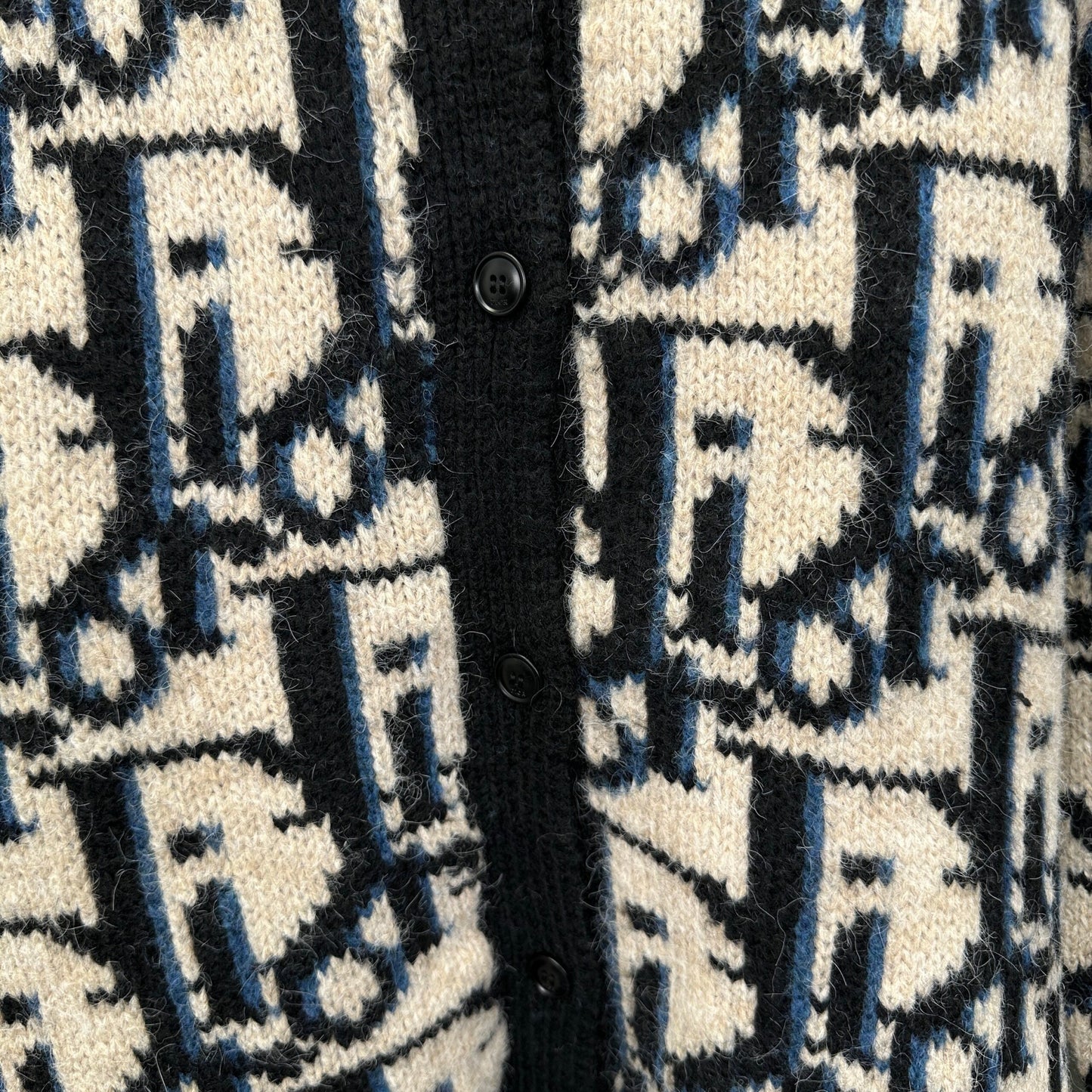 Dior Exclusive Clothing - prezentare produs