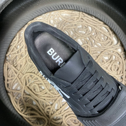 Burberry Exclusive Pantofi sport - prezentare produs
