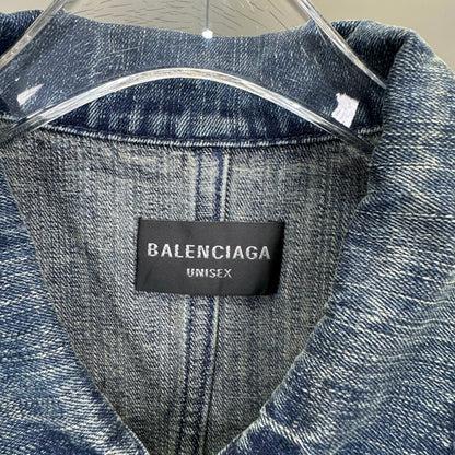 Balenciaga Exclusive Clothing - prezentare produs